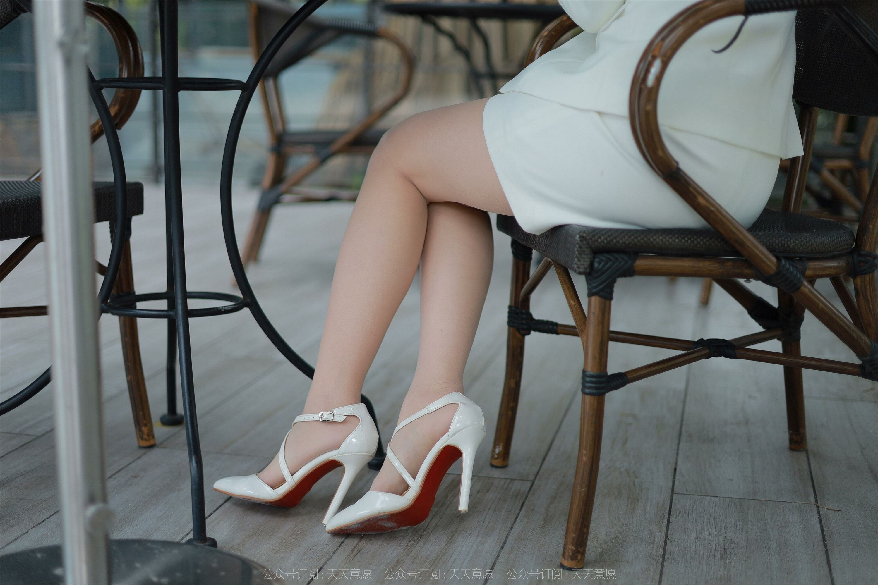 IESS异思趣向  2022.04.10 丝享家1055：小婕《都市白领》